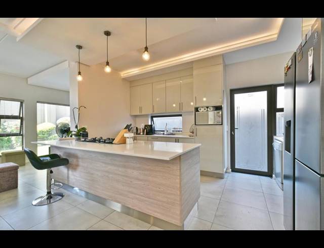 3 BEDROOM TOWNHOUSE FOR SALE IN FERNDALE